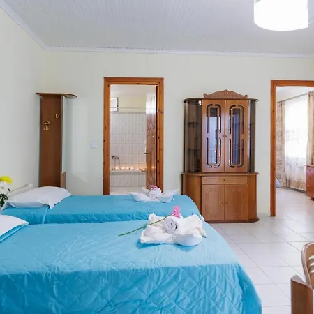 Romantika Chrisi Ammoudia