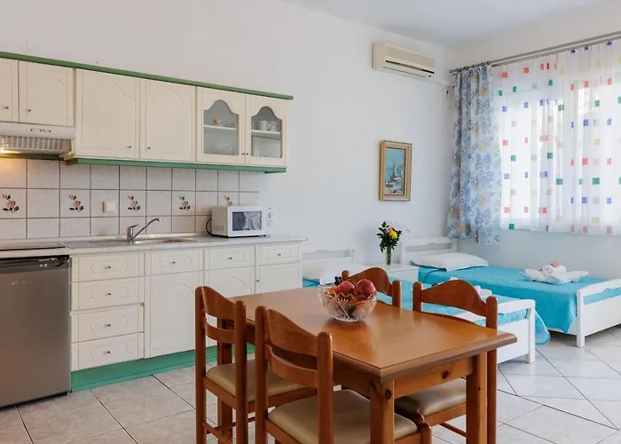 Romantika Aparthotel 3*