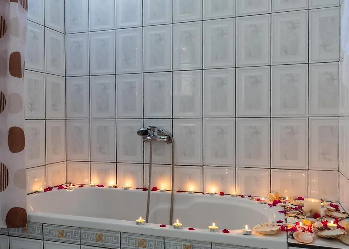 Romantika Chrisi Ammoudia