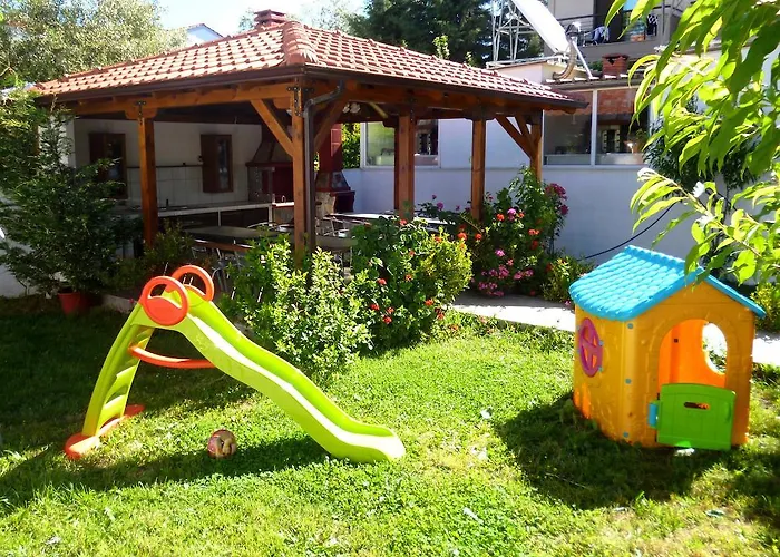 Romantika Chrisi Ammoudia