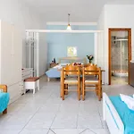 Romantika Chrysi Ammoudia