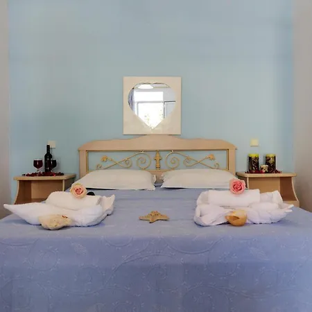 Romantika Chrisi Ammoudia