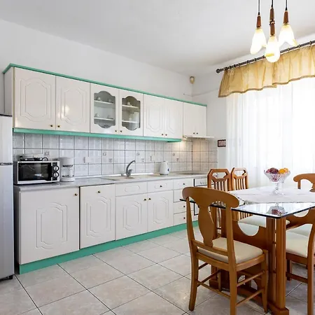 Romantika Aparthotel 3*