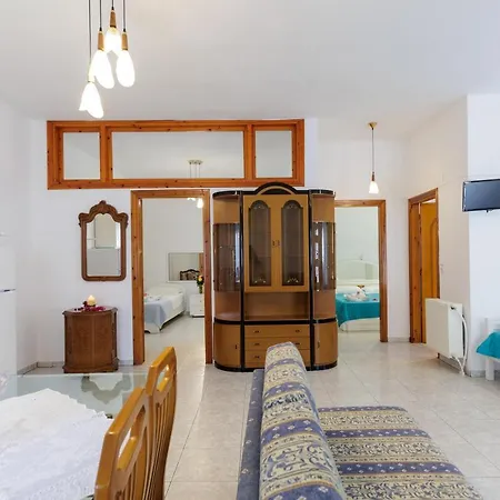Romantika Apartmanhotel Hriszí Amudiá